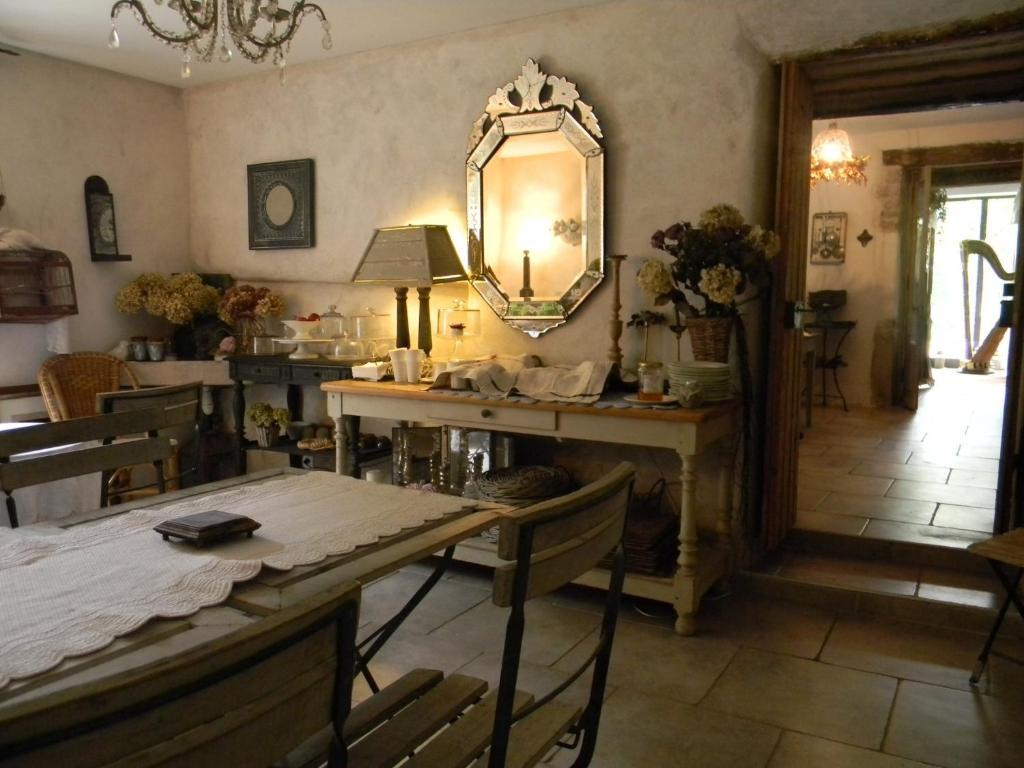 La Grange A Nicolas Бом-ле-Месьё Экстерьер фото